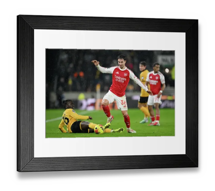 Framed Print : Wolverhampton Wanderers v Arsenal - Premier League