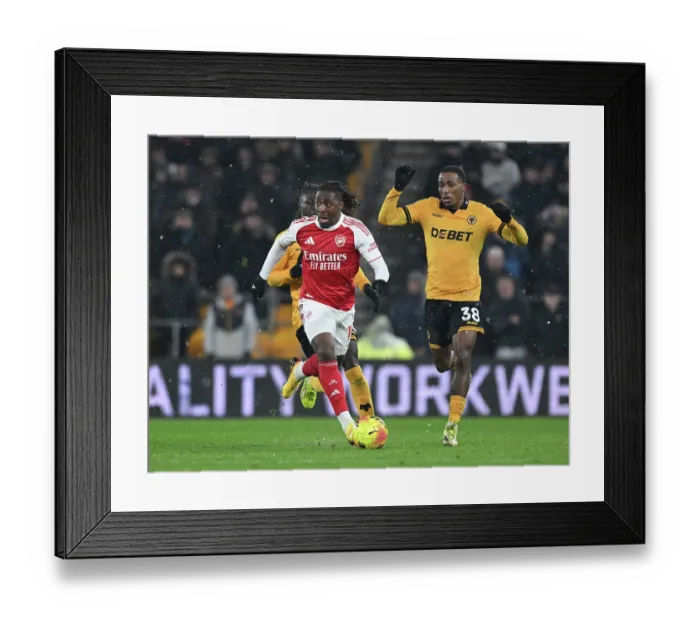Framed Print : Wolverhampton Wanderers v Arsenal - Premier League
