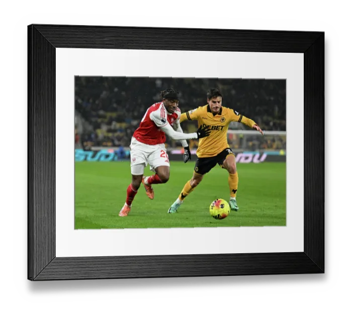 Framed Print : Wolverhampton Wanderers v Arsenal - Premier League Framed Print : Wolverhampton Wanderers v Arsenal - Premier League