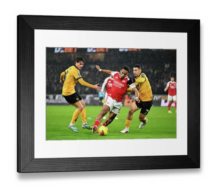 Framed Print : Wolverhampton Wanderers v Arsenal - Premier League Framed Print : Wolverhampton Wanderers v Arsenal - Premier League