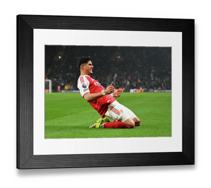 Framed Print : Wolverhampton Wanderers v Arsenal - Premier League