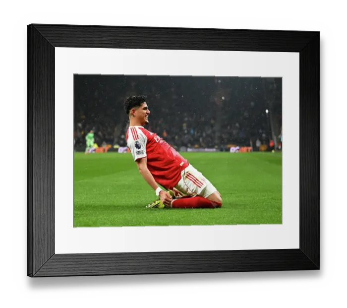 Framed Print : Wolverhampton Wanderers v Arsenal - Premier League