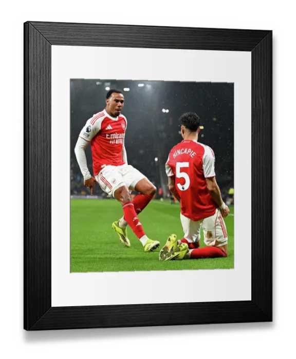 Framed Print : Wolverhampton Wanderers v Arsenal - Premier League Framed Print : Wolverhampton Wanderers v Arsenal - Premier League