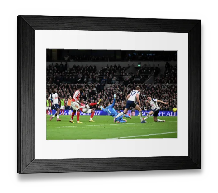 Framed Print : Tottenham Hotspur v Arsenal - Premier League Framed Print : Tottenham Hotspur v Arsenal - Premier League