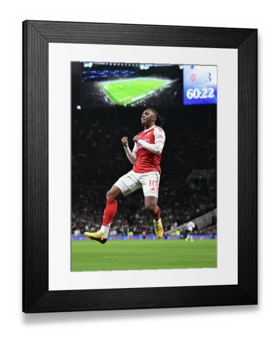 Framed Print : Tottenham Hotspur v Arsenal - Premier League