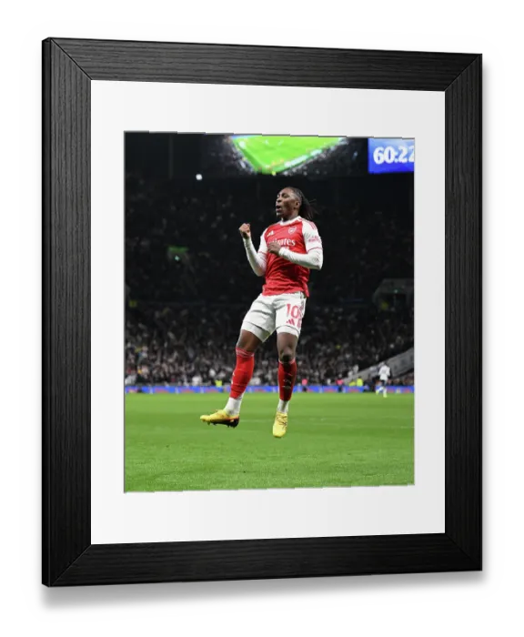 Framed Print : Tottenham Hotspur v Arsenal - Premier League Framed Print : Tottenham Hotspur v Arsenal - Premier League