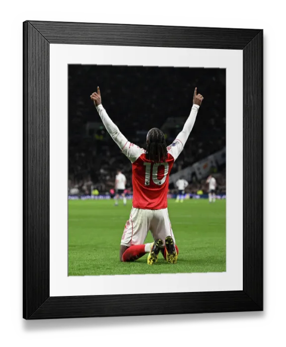 Framed Print : Tottenham Hotspur v Arsenal - Premier League