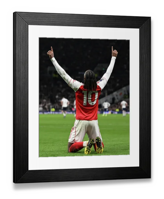 Framed Print : Tottenham Hotspur v Arsenal - Premier League