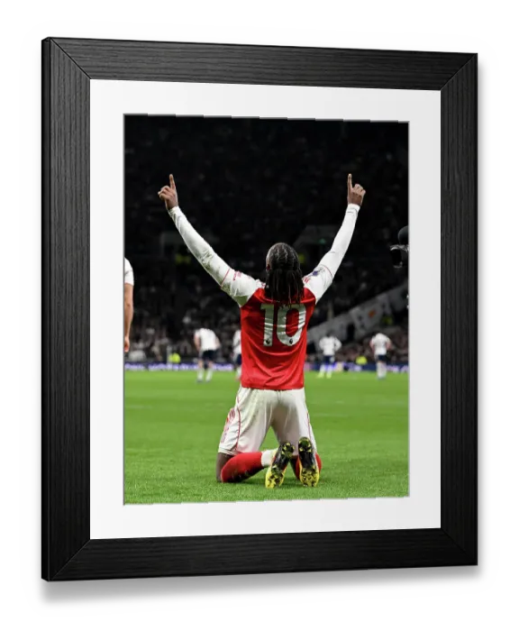 Framed Print : Tottenham Hotspur v Arsenal - Premier League
