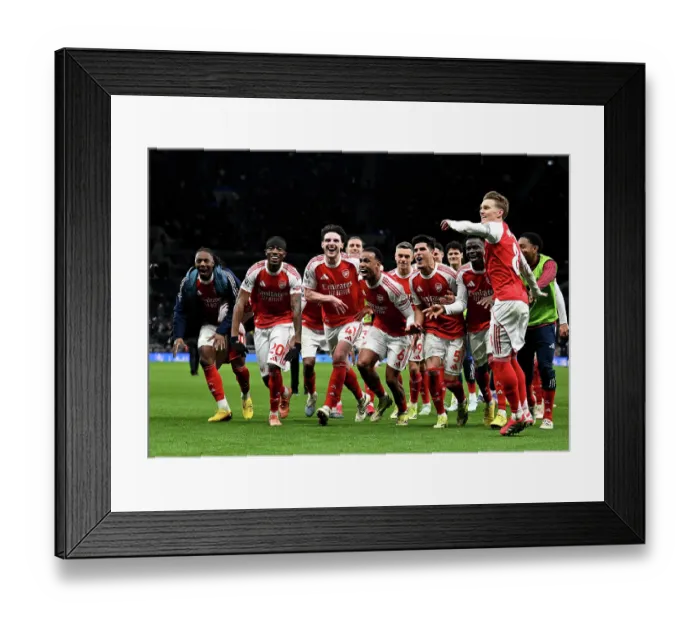 Framed Print : Tottenham Hotspur v Arsenal - Premier League
