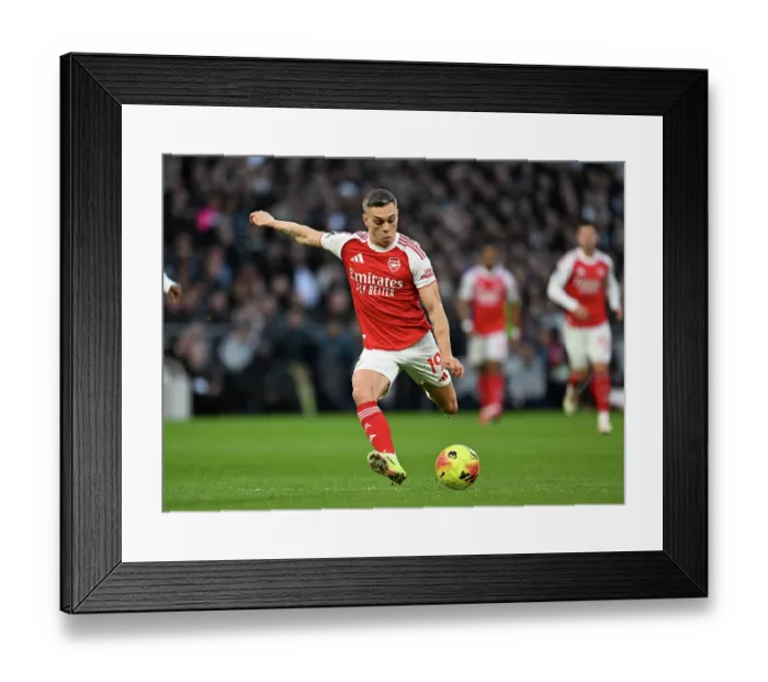 Framed Print : Tottenham Hotspur v Arsenal - Premier League Framed Print : Tottenham Hotspur v Arsenal - Premier League