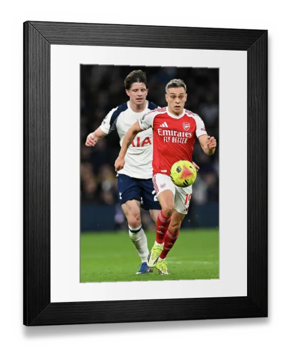 Framed Print : Tottenham Hotspur v Arsenal - Premier League