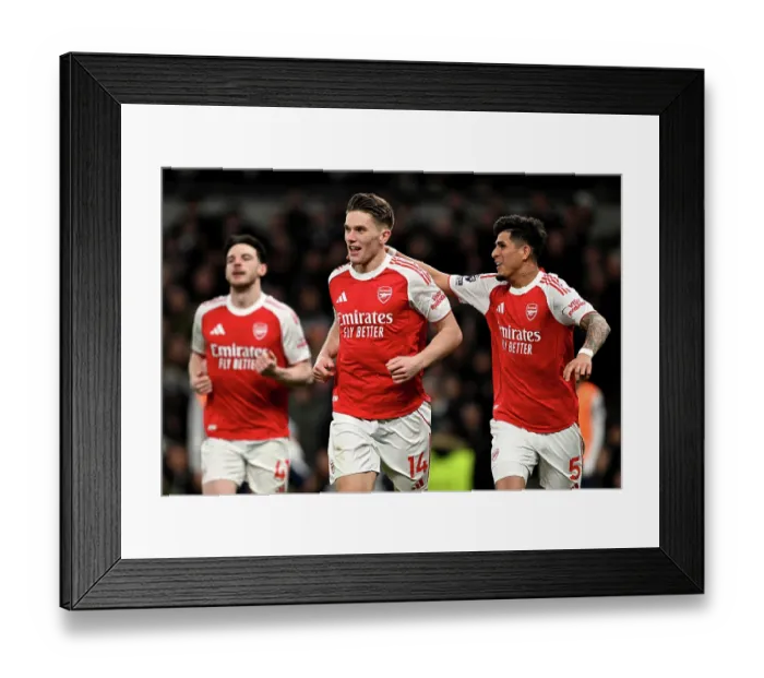 Framed Print : Tottenham Hotspur v Arsenal - Premier League