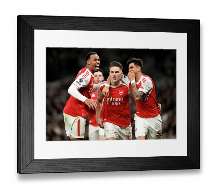Framed Print : Tottenham Hotspur v Arsenal - Premier League