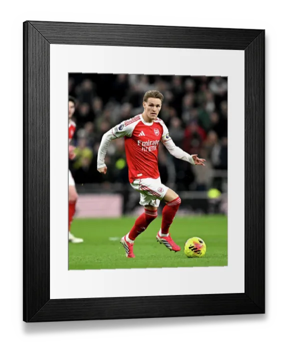 Framed Print : Tottenham Hotspur v Arsenal - Premier League