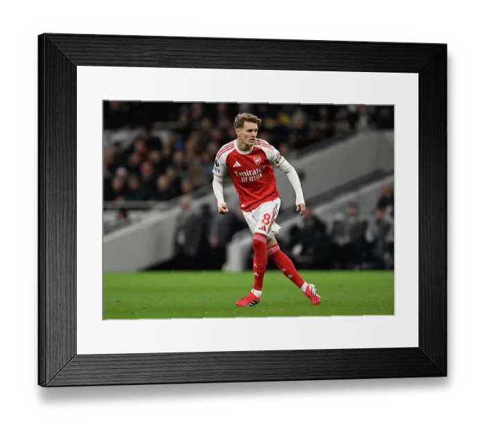 Framed Print : Tottenham Hotspur v Arsenal - Premier League