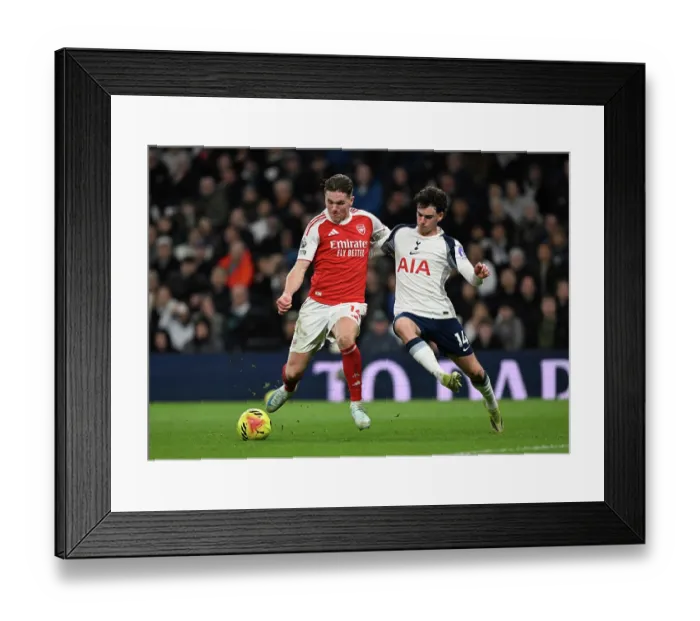 Framed Print : Tottenham Hotspur v Arsenal - Premier League Framed Print : Tottenham Hotspur v Arsenal - Premier League