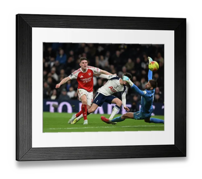 Framed Print : Tottenham Hotspur v Arsenal - Premier League Framed Print : Tottenham Hotspur v Arsenal - Premier League