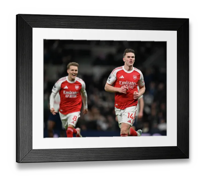 Framed Print : Tottenham Hotspur v Arsenal - Premier League Framed Print : Tottenham Hotspur v Arsenal - Premier League