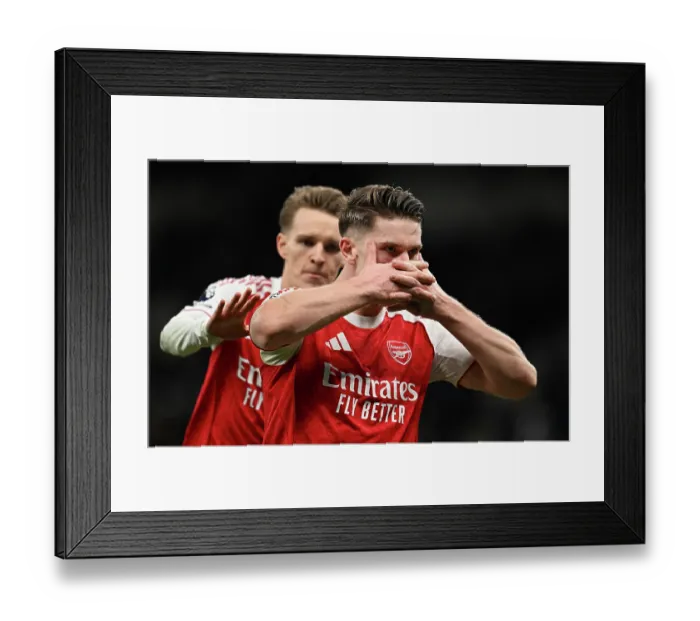 Framed Print : Tottenham Hotspur v Arsenal - Premier League