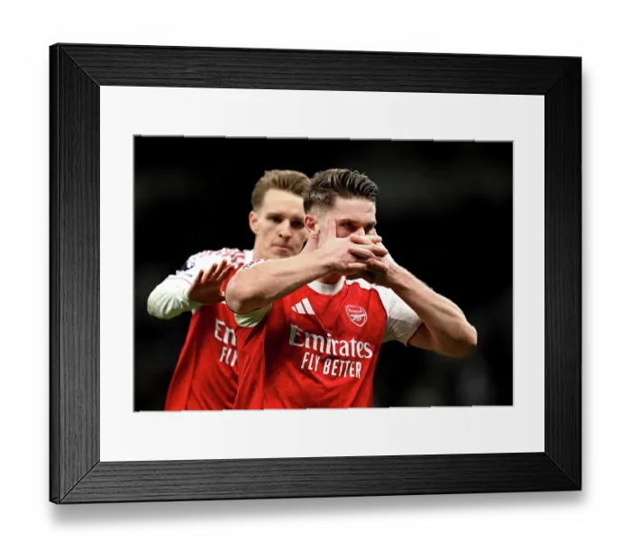Framed Print : Tottenham Hotspur v Arsenal - Premier League