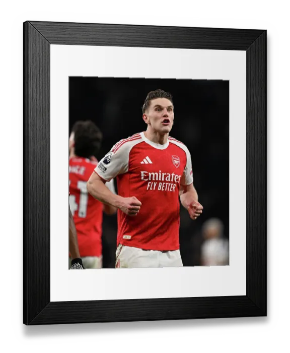 Framed Print : Tottenham Hotspur v Arsenal - Premier League Framed Print : Tottenham Hotspur v Arsenal - Premier League