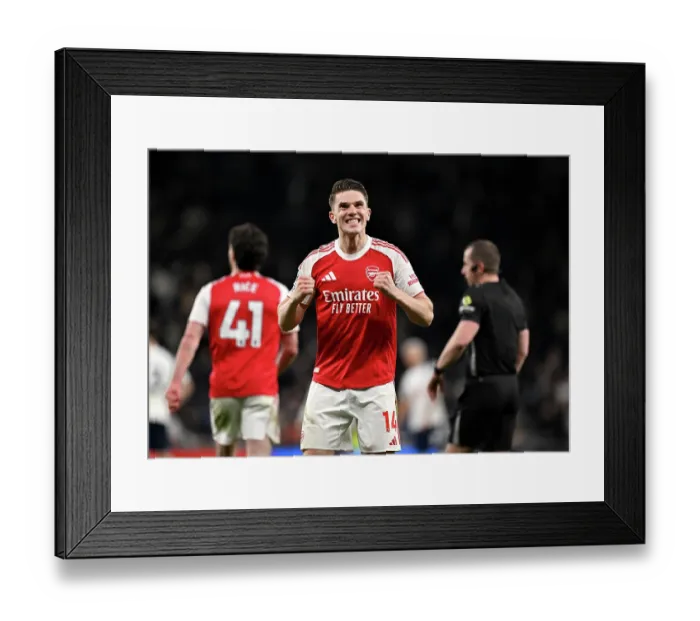 Framed Print : Tottenham Hotspur v Arsenal - Premier League