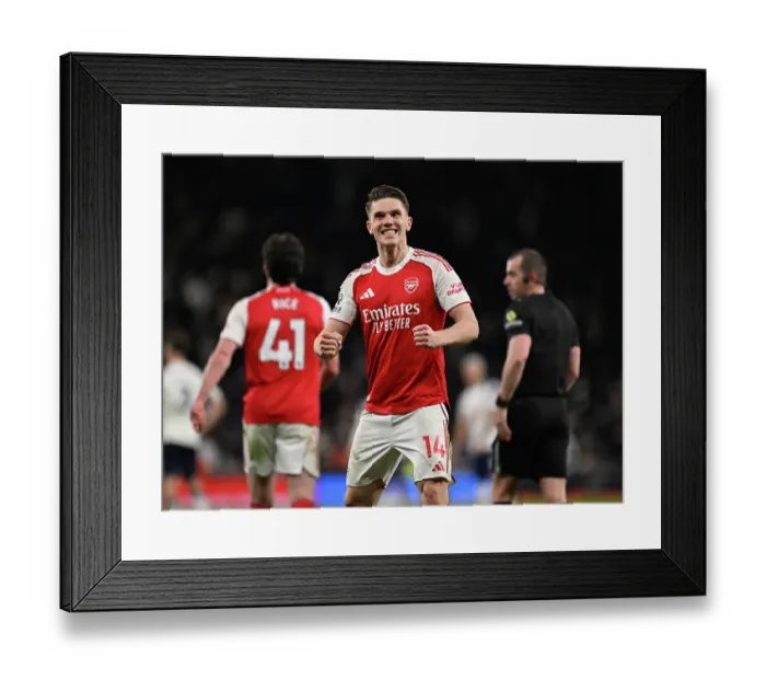 Framed Print : Tottenham Hotspur v Arsenal - Premier League Framed Print : Tottenham Hotspur v Arsenal - Premier League