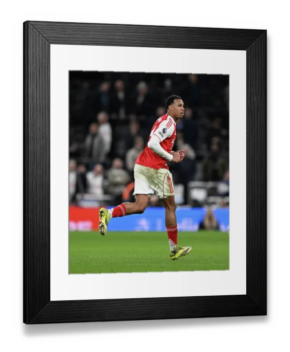 Framed Print : Tottenham Hotspur v Arsenal - Premier League