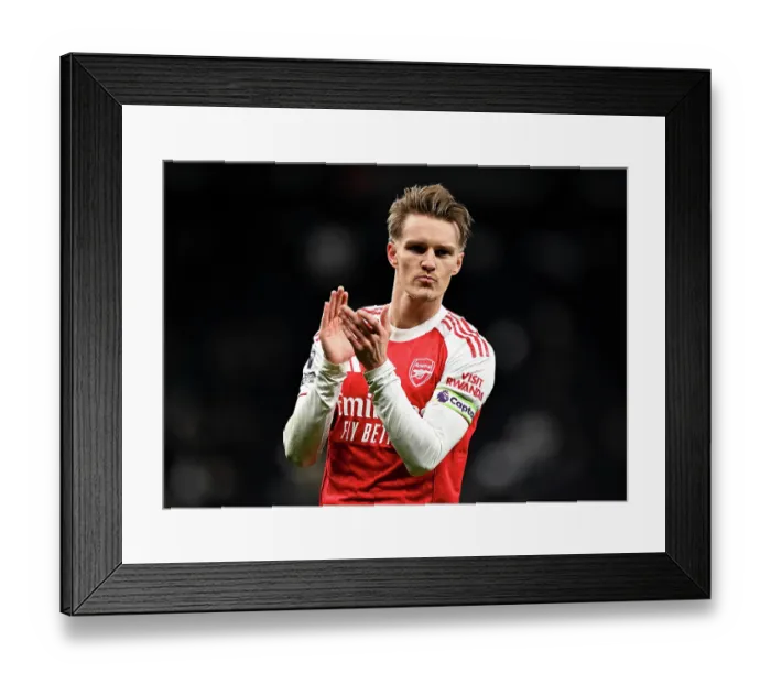 Framed Print : Tottenham Hotspur v Arsenal - Premier League