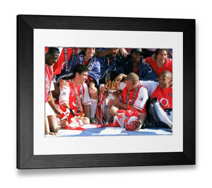 Framed Print : The Epic Showdown: Arsenal vs Leicester City at Highbury (May 2004) Framed Print : The Epic Showdown: Arsenal vs Leicester City at Highbury (May 2004)