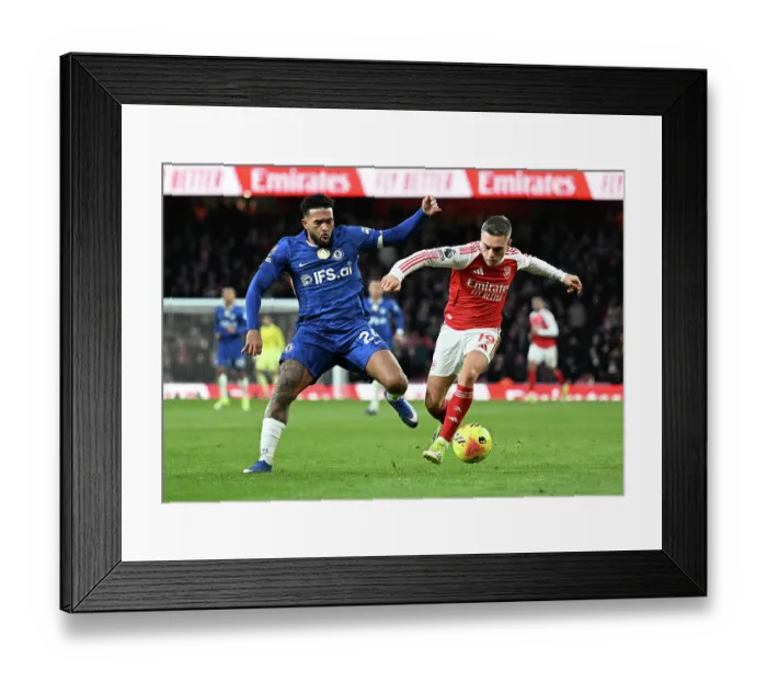 Framed Print : Arsenal v Chelsea - Premier League