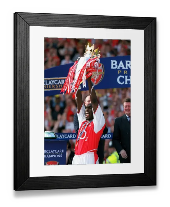 Framed Print : Arsenal vs Leicester City: FA Premiership Showdown, May 15, 2004, Highbury, London Framed Print : Arsenal vs Leicester City: FA Premiership Showdown, May 15, 2004, Highbury, London