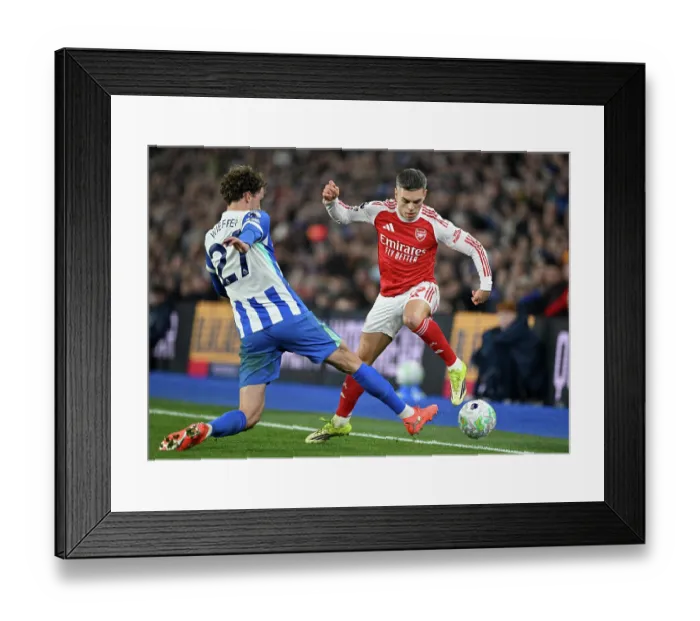 Framed Print : Brighton & Hove Albion v Arsenal - Premier League Framed Print : Brighton & Hove Albion v Arsenal - Premier League