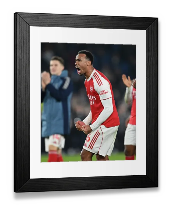 Framed Print : Brighton & Hove Albion v Arsenal - Premier League Brighton & Hove Albion v Arsenal - Premier League Framed Print : Brighton & Hove Albion v Arsenal - Premier League Brighton & Hove Albion v Arsenal - Premier League
