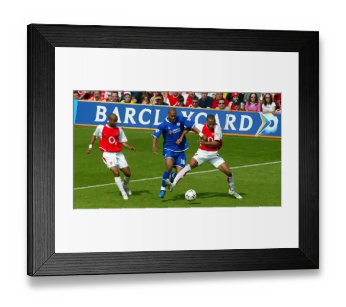 Framed Print : Thierry Henry and Ashley Cole (Arsenal) Marcu Bent (Leicester) Framed Print : Thierry Henry and Ashley Cole (Arsenal) Marcu Bent (Leicester)