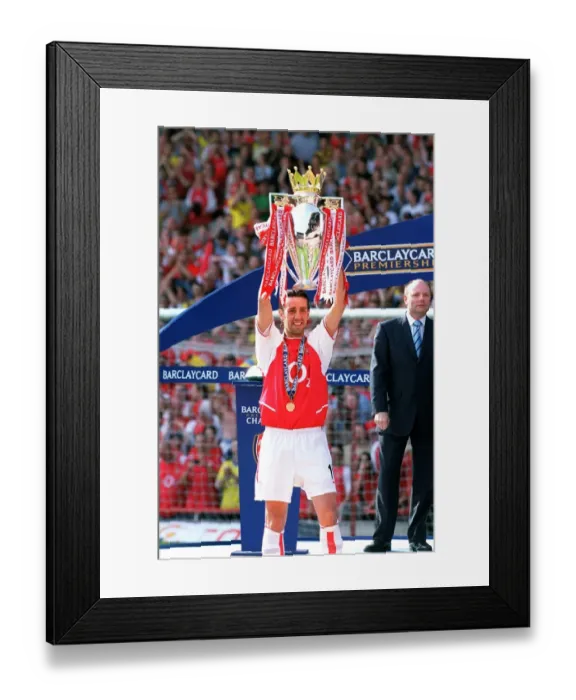 Framed Print : FA Premiership Showdown: Arsenal vs Leicester City, May 15, 2004, Highbury Stadium, London
