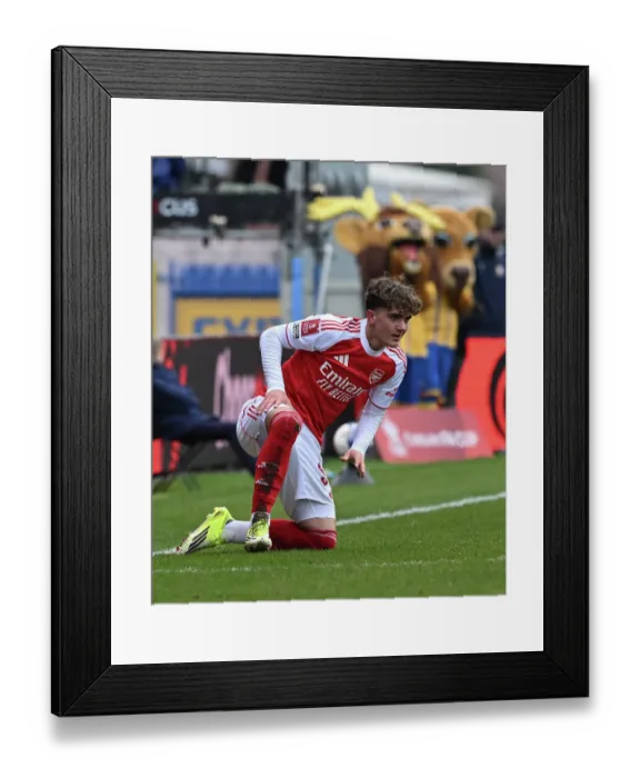 Framed Print : Mansfield Town v Arsenal - Emirates FA Cup Fifth Round