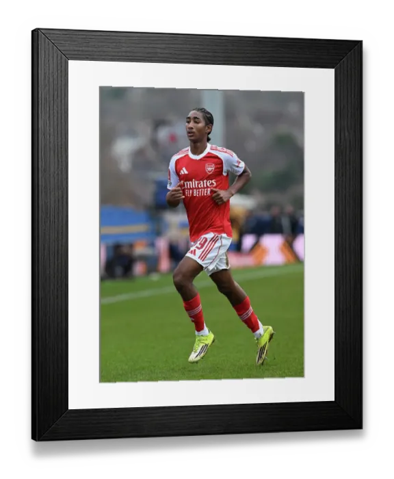 Framed Print : Mansfield Town v Arsenal - Emirates FA Cup Fifth Round