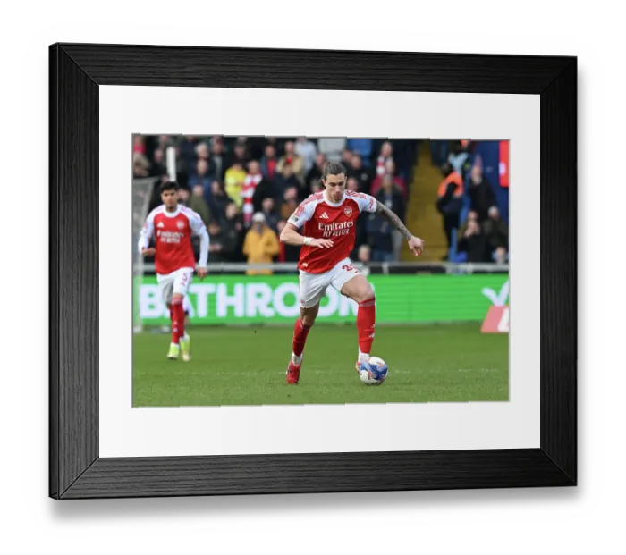 Framed Print : Mansfield Town v Arsenal - Emirates FA Cup Fifth Round