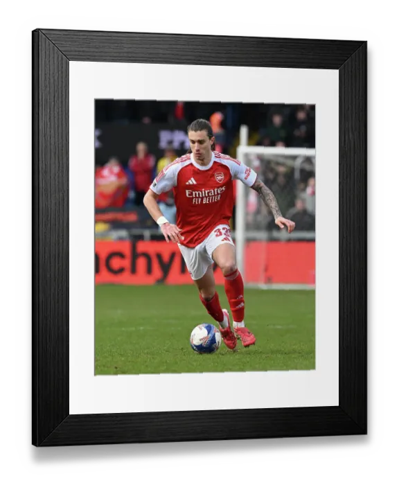 Framed Print : Mansfield Town v Arsenal - Emirates FA Cup Fifth Round