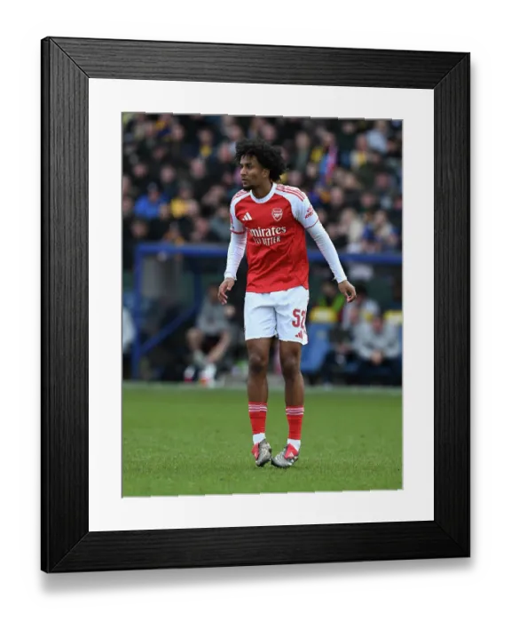 Framed Print : Mansfield Town v Arsenal - Emirates FA Cup Fifth Round