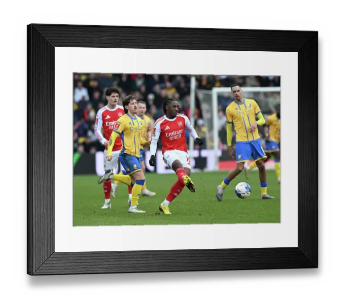 Framed Print : Mansfield Town v Arsenal - Emirates FA Cup Fifth Round