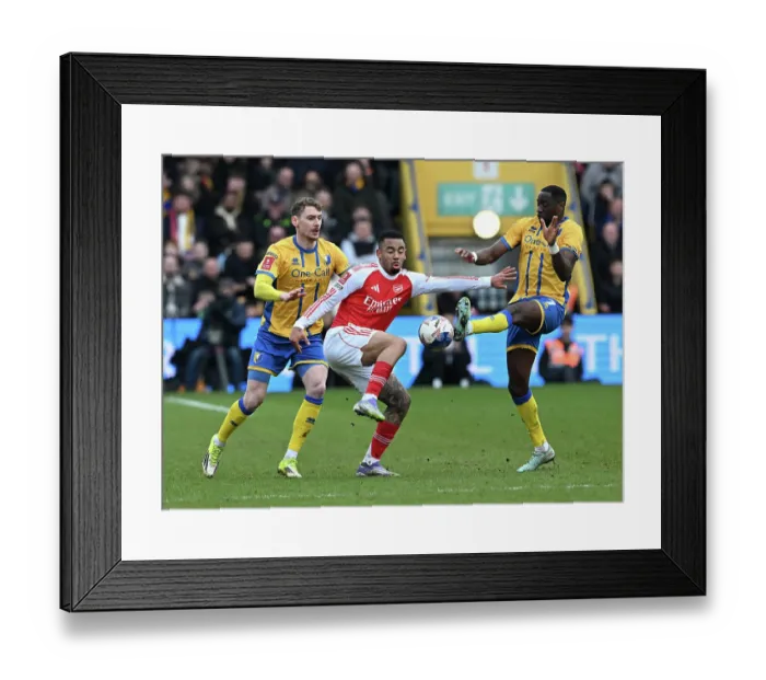Framed Print : Mansfield Town v Arsenal - Emirates FA Cup Fifth Round