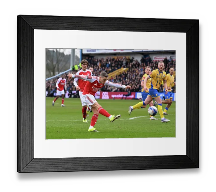 Framed Print : Mansfield Town v Arsenal - Emirates FA Cup Fifth Round Framed Print : Mansfield Town v Arsenal - Emirates FA Cup Fifth Round