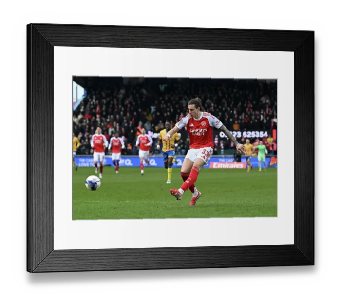 Framed Print : Mansfield Town v Arsenal - Emirates FA Cup Fifth Round