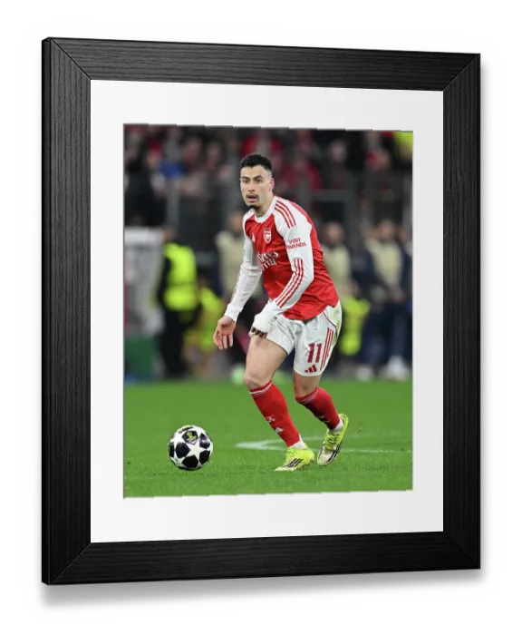 Framed Print : Bayer 04 Leverkusen v Arsenal FC - UEFA Champions League 2025 / 26 Round of 16 First Leg Framed Print : Bayer 04 Leverkusen v Arsenal FC - UEFA Champions League 2025 / 26 Round of 16 First Leg