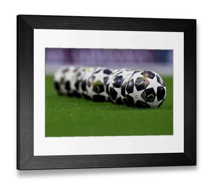 Framed Print : Bayer 04 Leverkusen v Arsenal FC - UEFA Champions League 2025 / 26 Round of 16 First Leg Framed Print : Bayer 04 Leverkusen v Arsenal FC - UEFA Champions League 2025 / 26 Round of 16 First Leg