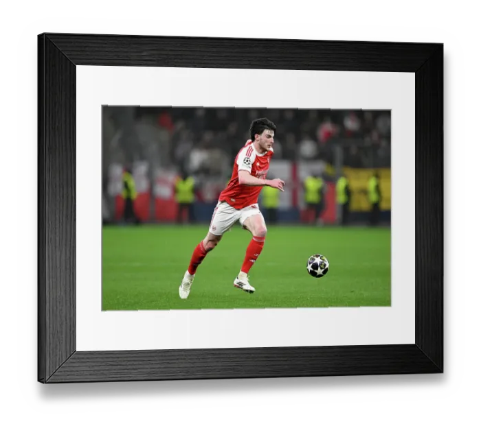 Framed Print : Bayer 04 Leverkusen v Arsenal FC - UEFA Champions League 2025 / 26 Round of 16 First Leg Framed Print : Bayer 04 Leverkusen v Arsenal FC - UEFA Champions League 2025 / 26 Round of 16 First Leg