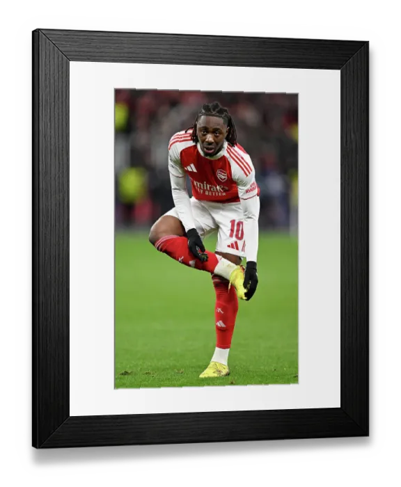 Framed Print : Bayer 04 Leverkusen v Arsenal FC - UEFA Champions League 2025 / 26 Round of 16 First Leg Framed Print : Bayer 04 Leverkusen v Arsenal FC - UEFA Champions League 2025 / 26 Round of 16 First Leg